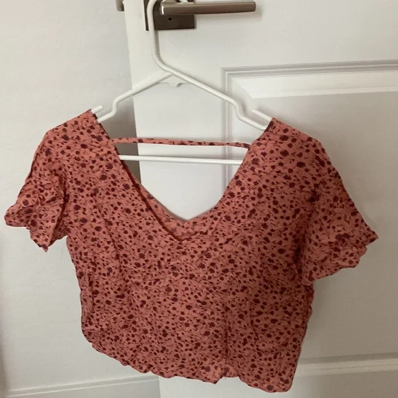 Arizona Jean co (kohls) Size M floral blouse - Picture 2 of 3